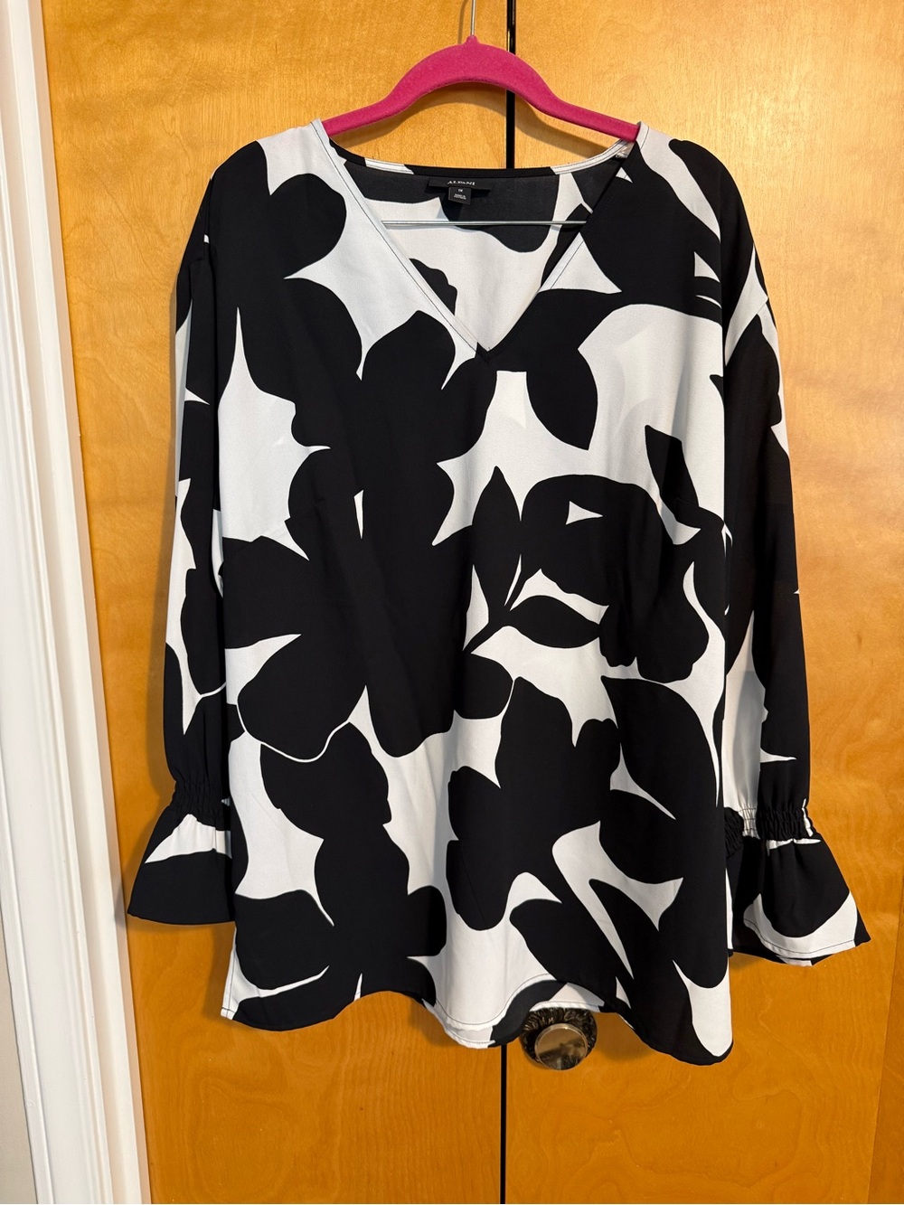Alfani Black and White Floral V-Neck Blouse
